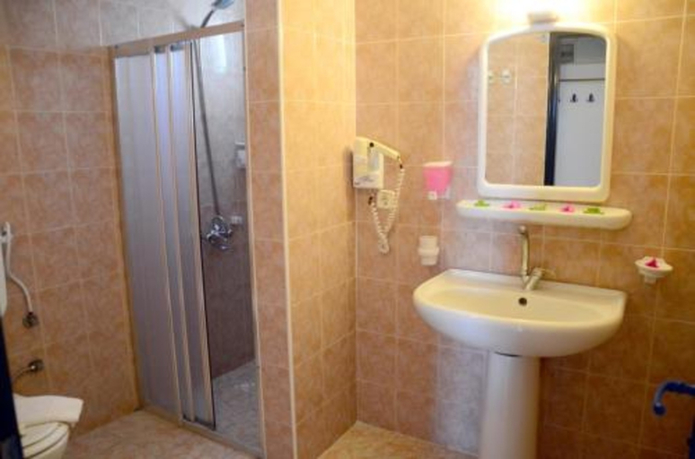 Bathroom 5, Sunpoint Hotel Bodrum, Bodrum