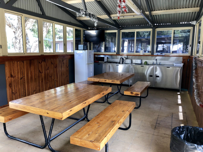 Food & Drinks, BIG4 Ingenia Holidays Wagga Wagga, Wagga Wagga - Pt A