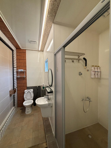 Bathroom 4, Charging Station Cloud BnB, Yilan