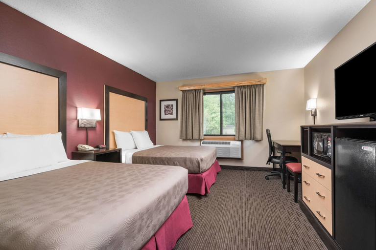 Bedroom 4, AmericInn by Wyndham Detroit Lakes, Becker