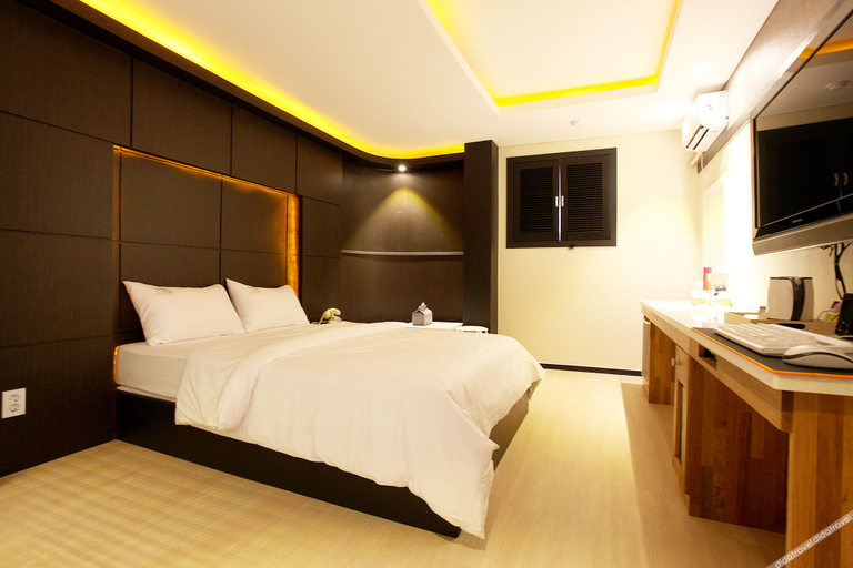 Bedroom 2, Anyang Line, Anyang