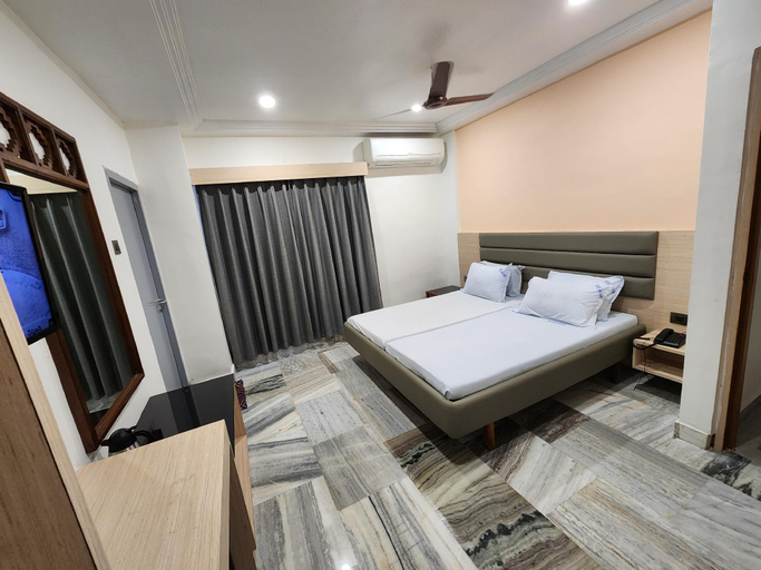 Bedroom 3, hotel sri ram, Krishna