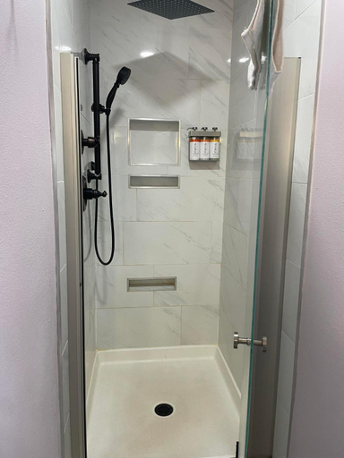 Bathroom 23
