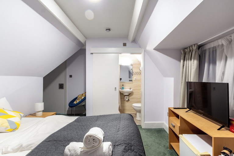 Bedroom 2, London Gatwick Inn, Surrey