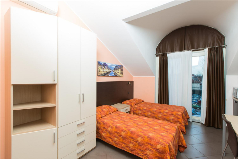 Bedroom 13