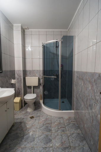 Bathroom 4, Hotel Dobsi, Bazna