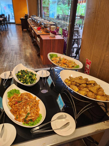 Food & Drinks 5