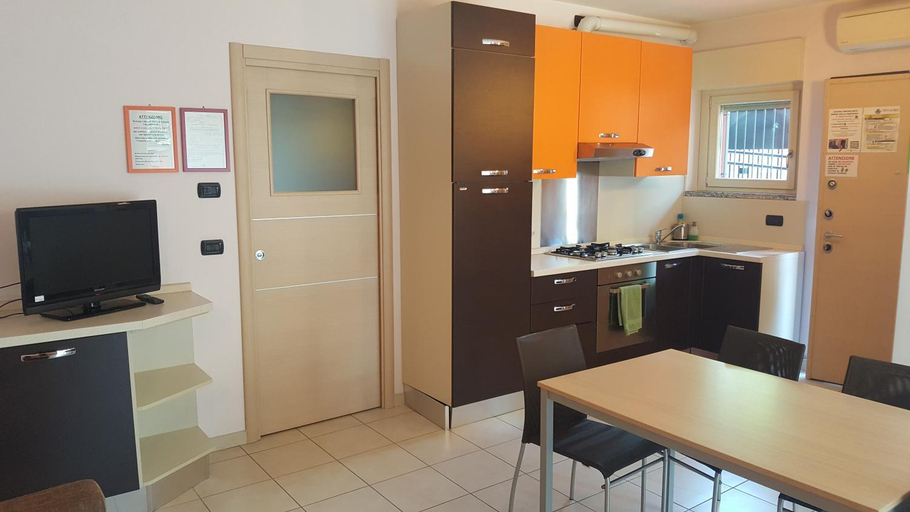 Dining Room 10