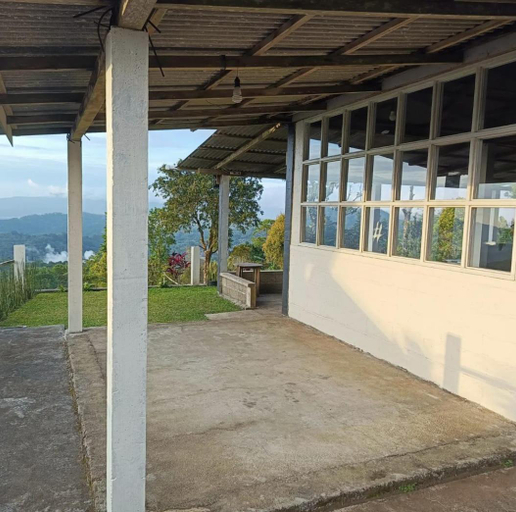 2, Hollywood Hill Lengkoan, Minahasa