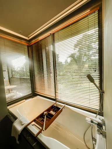 Bathroom 10