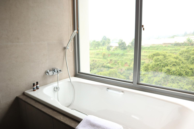 Bathroom 12