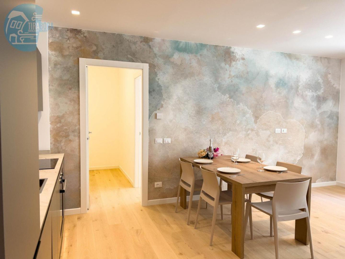 Others 4, BlueMare e BlueTerra Tirabora Short Rent, con parcheggio privato, Trieste