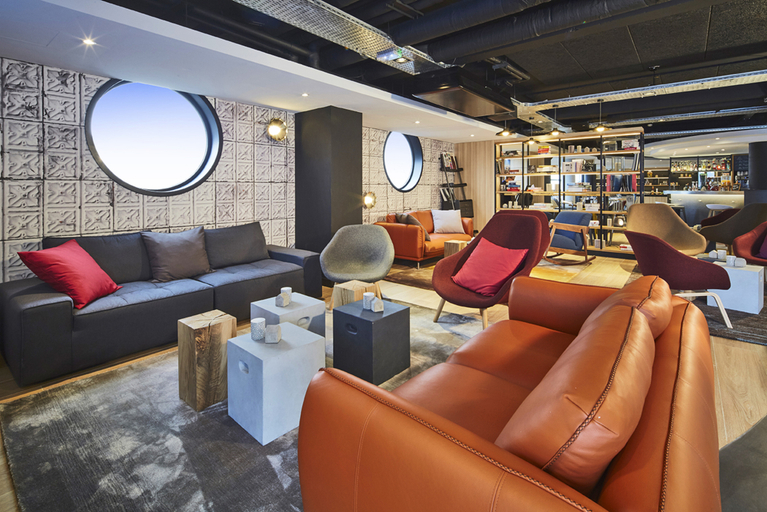 Public Area 4, Radisson Hotel Paris Le Bourget, Val-d'Oise
