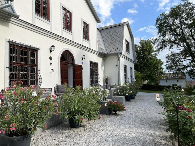 Others 4, Pechy Castle, Prešov