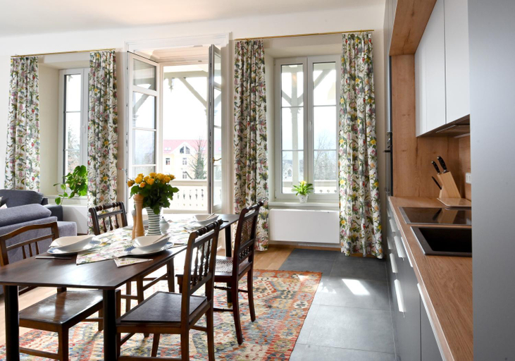Dining Room 7