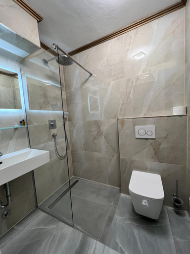 Bathroom 21