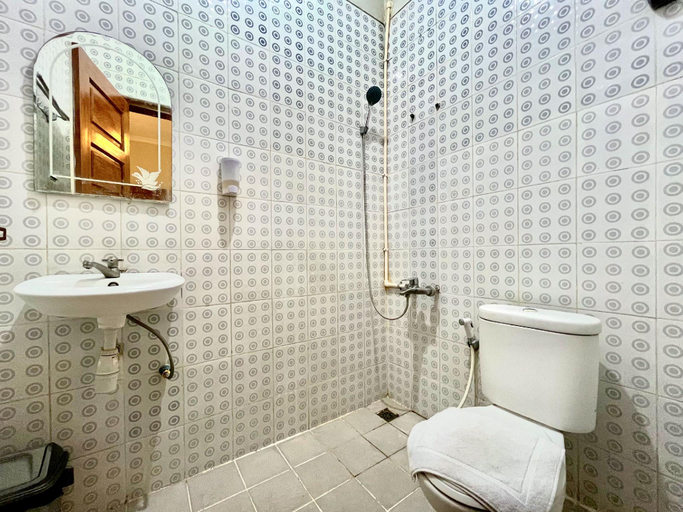 Bathroom 17