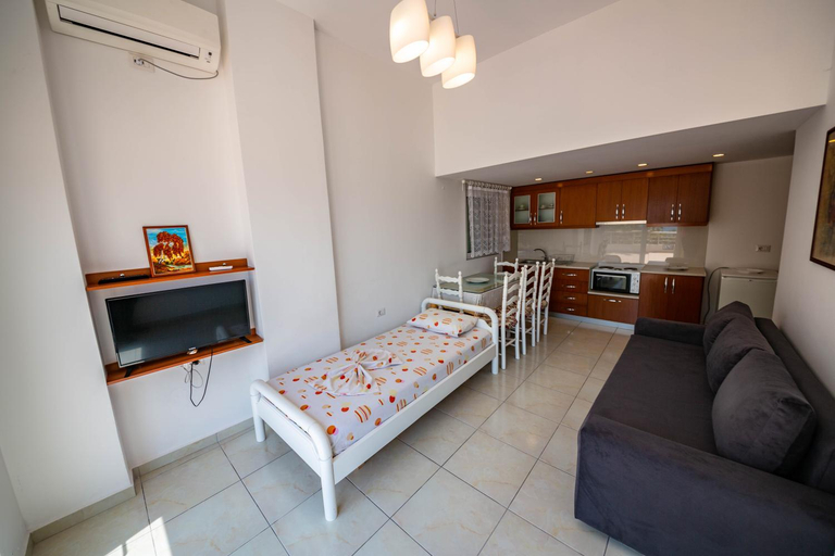 Others 2, Apartments Cikuli, Sarandës