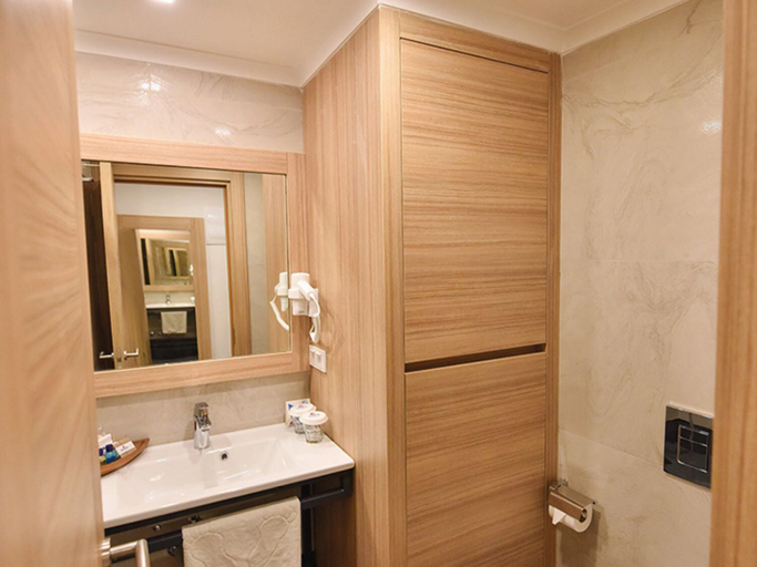 Bathroom 5, Alesta Midtown, Fethiye