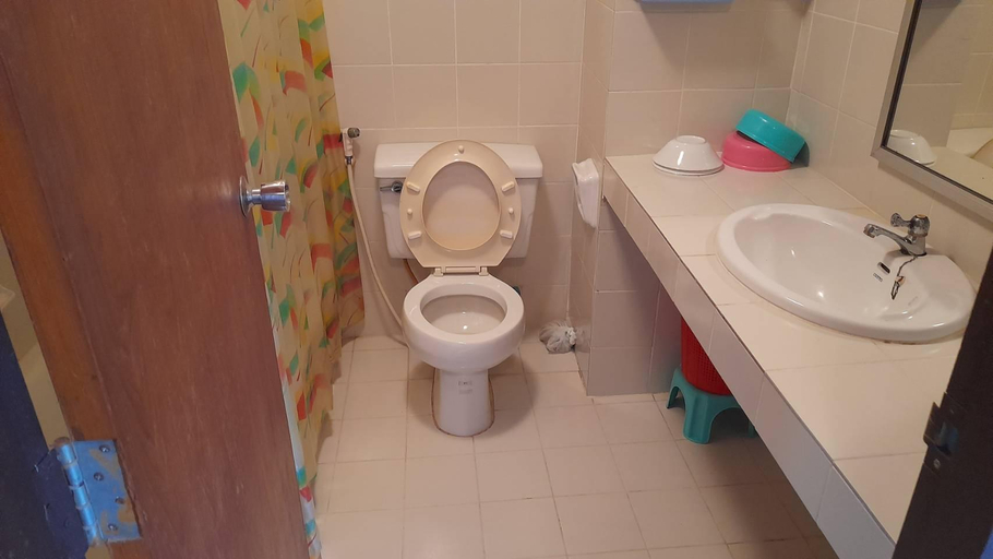 Bathroom 9