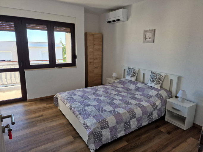 Others 5, Villa Bravo, Podstrana