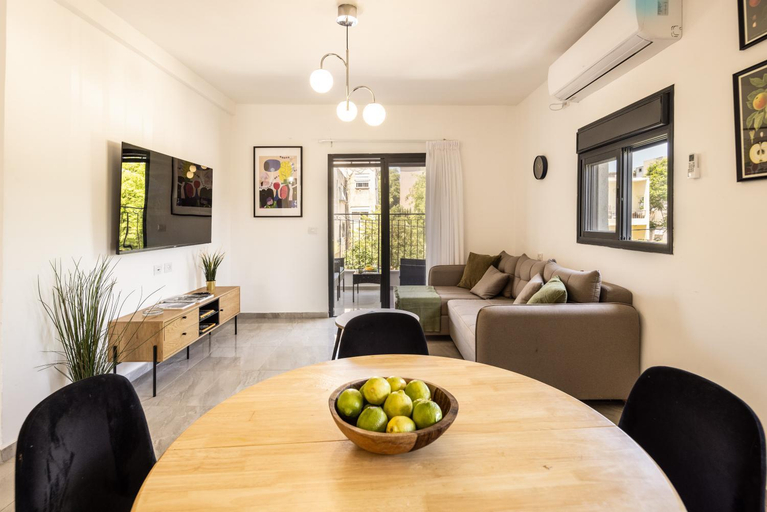2, Stylish 3BR City Stay Near Bahaʼi Gardens