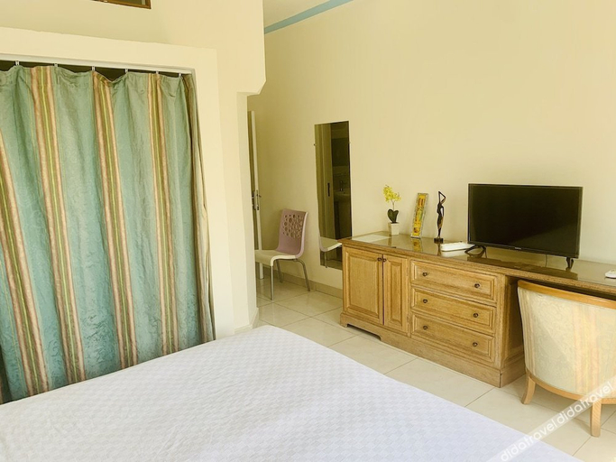 Bedroom 2, Hôtel Azur Conakry, Conakry