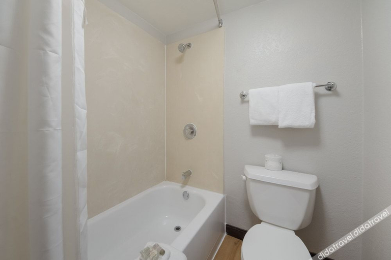 Bathroom 4, HomeTowne Studios San Antonio – Seaworld/Northwest, Bexar