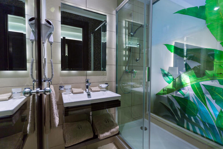 Bathroom 4, Business Hotel, Bab Bhar