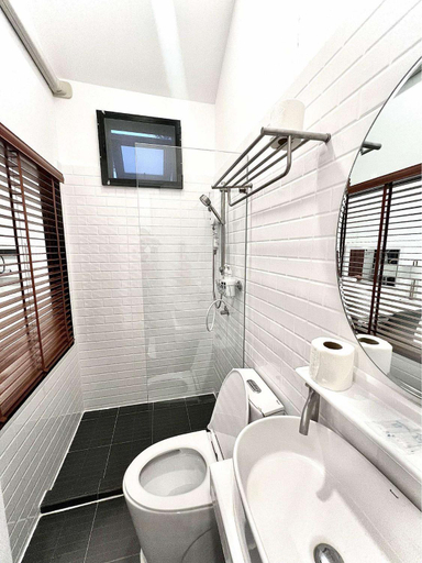 Bathroom, Plern-ura Poolvilla Cafe, Pathiu