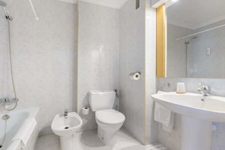 Bathroom, Aparthotel Vibra San Marino, Baleares