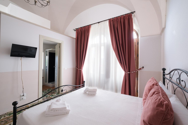 Bedroom 3, Borgo Santuri, Brindisi
