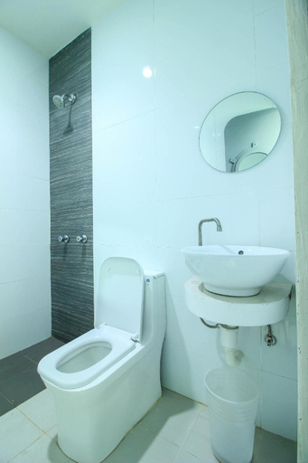 Bathroom 7