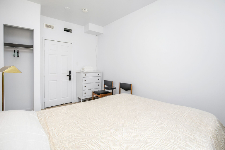 Bedroom 3, Hotel le Coach, Montréal