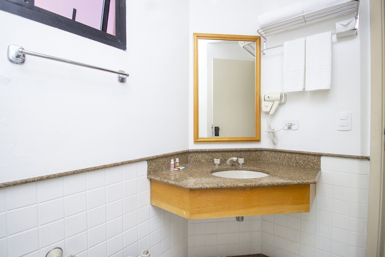 Bathroom 3, 360 Santa Cecília, São Paulo