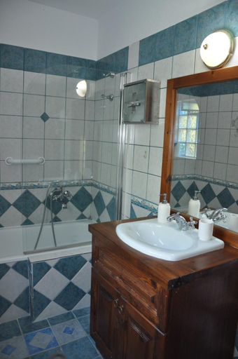 Shower, Mani Villas, East Macedonia and Thrace
