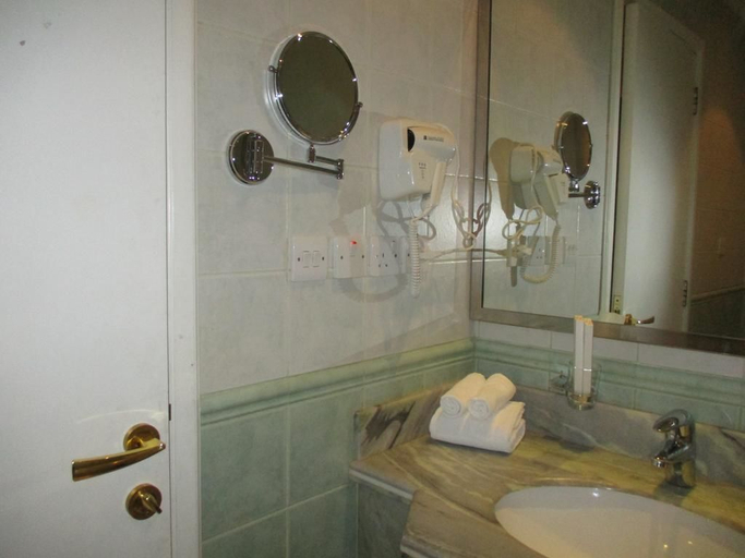 Bathroom, Executives Hotel Al Azizia, Riyadh