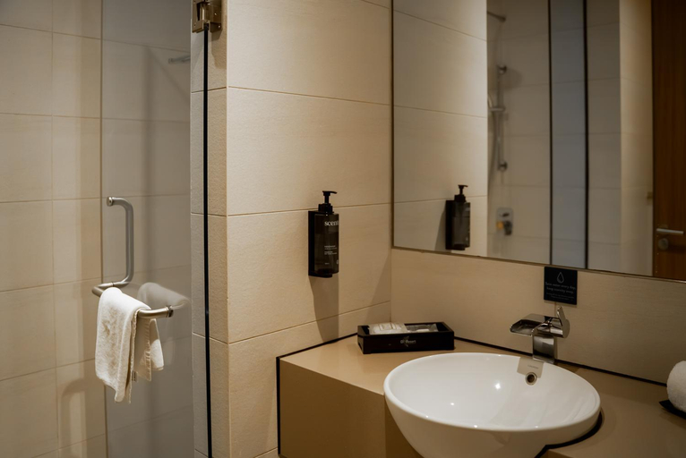 Bathroom 13