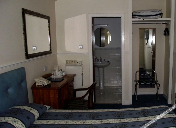 Bathroom 4, Bentley Hotel, North Lanarkshire