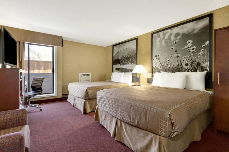 Bedroom 2, Quality Inn & Suites, North Okanagan