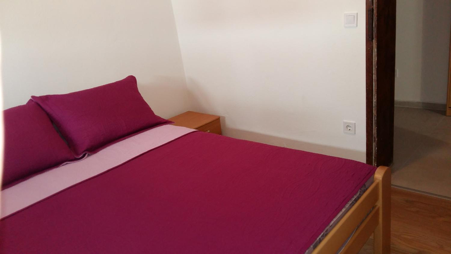 4, Lazar Apartments