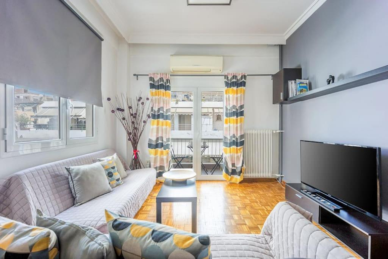 Others 4, Apartment In The Middle Of Everything, Attica