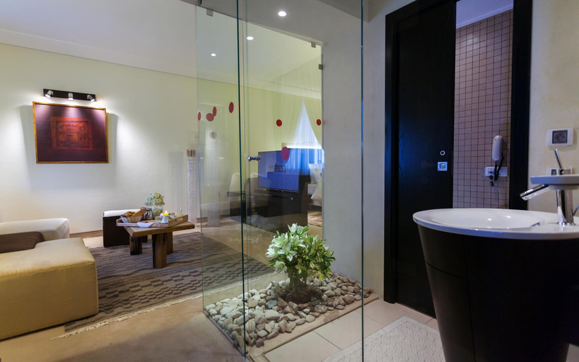 Bathroom 4, Business Hotel, Bab Bhar