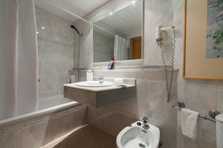 Bathroom 4, Hotel Exagon Park, Baleares