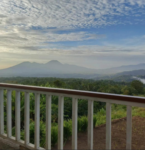 3, Hollywood Hill Lengkoan, Minahasa