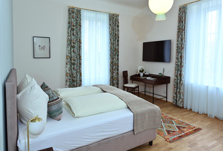 Bedroom 12