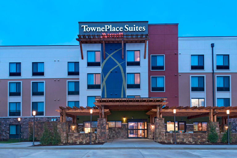 Exterior & Views, TownePlace Suites by Marriott Des Moines West/Jordan Creek, Dallas