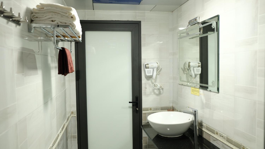 Bathroom 4, London Sa Pa Hotel, Sa Pa