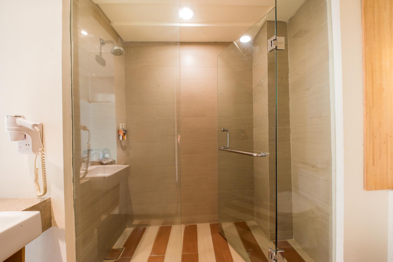 Bathroom 19