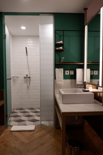 bathroom 10